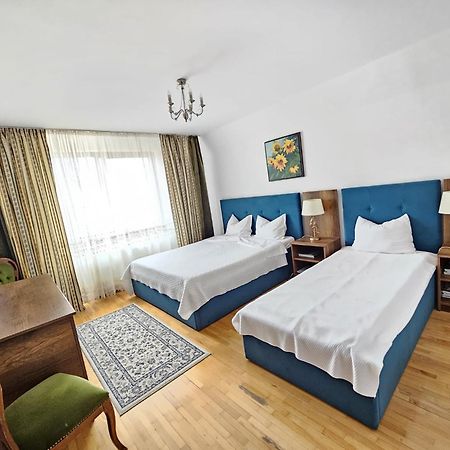 Vila De La Lugas Oradea Eksteriør bilde
