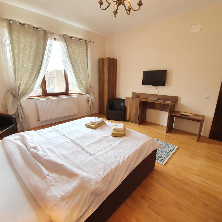 Vila De La Lugas Oradea Eksteriør bilde