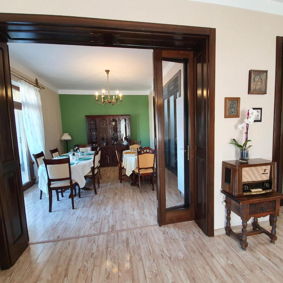 Vila De La Lugas Oradea Eksteriør bilde